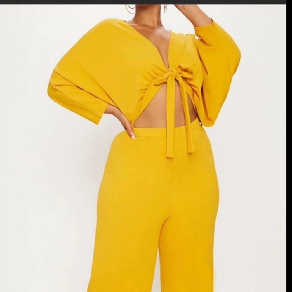 Cut out pant suit